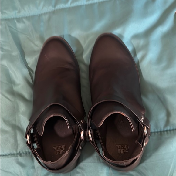 Wild Fable Black Ankle Booties with Sleek Design - Picture 3 of 6